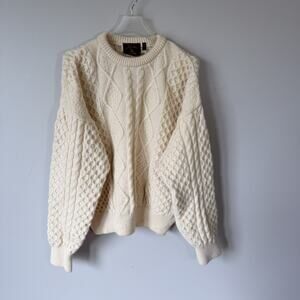 VTG Gaeltarra Women's Cable Knit Fisherman Sweater Crew 40” Approx US M Cream